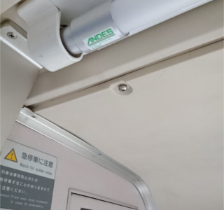 青い森鉄道車両に採用された鉄道車両用LED直管ランプ LLS50/LLS55シリーズ