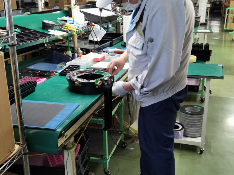 アンデス電気　空気清浄機バイオミクロンサークルシリーズ　製造工場レポート　支柱パーツ取付け