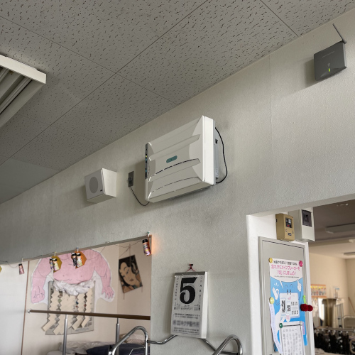 壁掛け金具（別売り）使用例の設置例