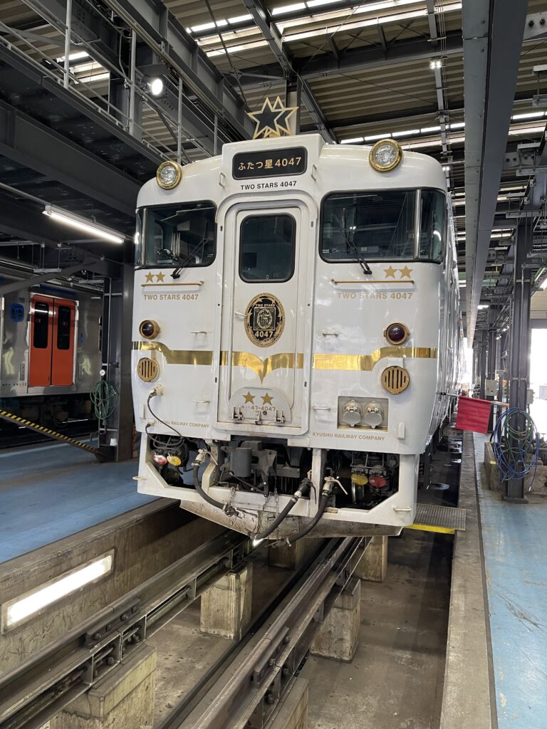 JR九州　観光列車「ふたつ星4047」