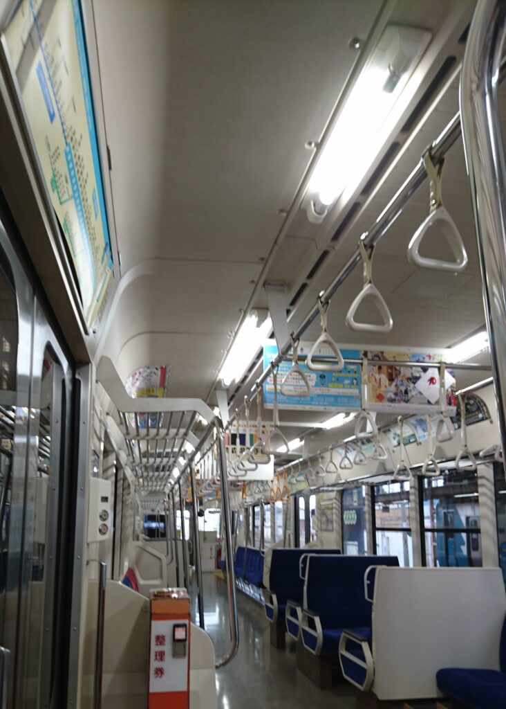 客車内　天井照明