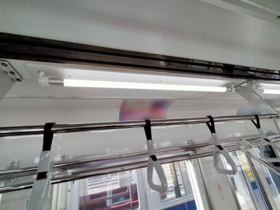 客車内　天井照明①