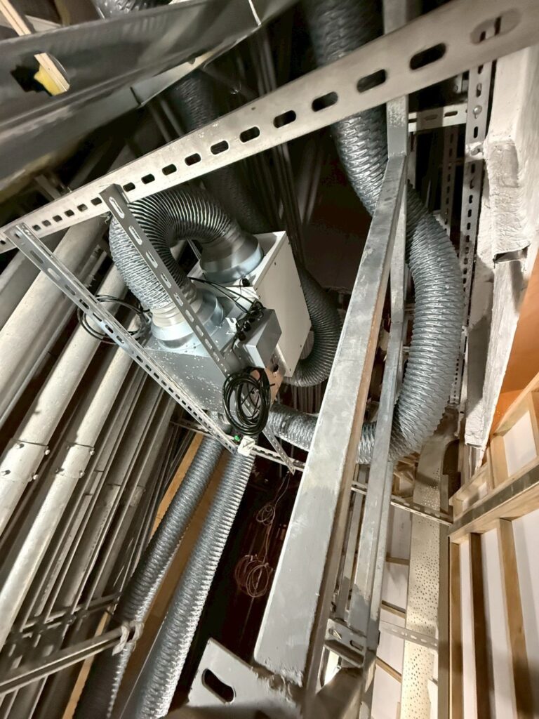 <strong>（設置事例）</strong> 空調設備用 空気清浄装置 A-Box 設置例